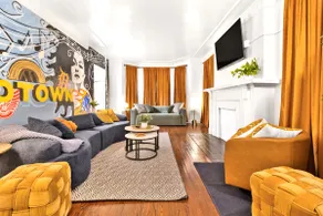 Detroit Getaway| 5BR + Hot Tub | Near Downtown - Image 2