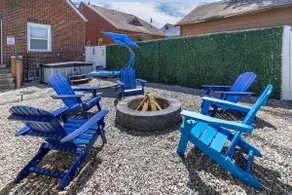 Detroit Getaway| 5BR + Hot Tub | Near Downtown - Image 5