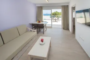Two-bedroom apartment for four people - Image 4