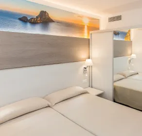 Two-bedroom apartment for four people - Image 5