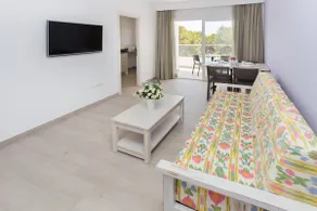 Two-bedroom apartment for four people - Image 2