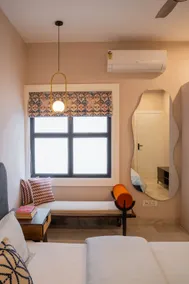 Ultra Luxury 3BHK Stylish Apartment, Walk to Taj Mahal, 1500SQFT - Image 5