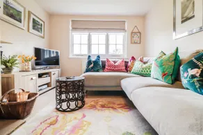 Beautiful Country Cottage - Free WiFi & Parking - Image 2