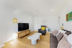 4BR Family Home Coomera Theme Parks Shopping - Image 5