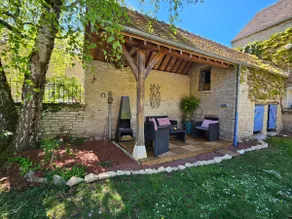 Charming 1BR Apt w/ Garden • Le Loup - Image 3