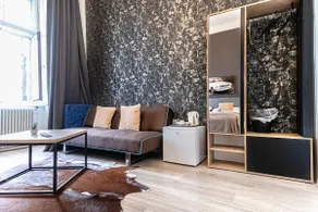 Cozy Hotel Room with View | Mariahilferstr - Image 4