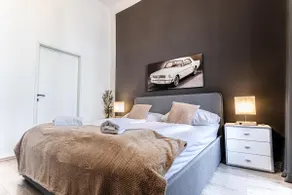 Cozy Hotel Room with View | Mariahilferstr - Image 2