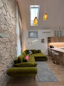 Champagne Apartment - Image 3
