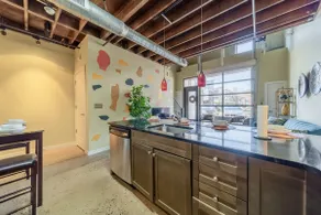 Trendy Arts District Loft Close to the hot spots - Image 5