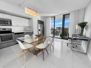 Bay Breeze Skyline Apt + Kitchen & Balcony - Image 2