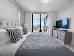 Bay Breeze Skyline Apt + Kitchen & Balcony - Image 3