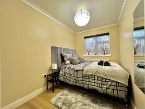 Cosy Stylish Guest House with Private Patio and Gym Gear - Image 5