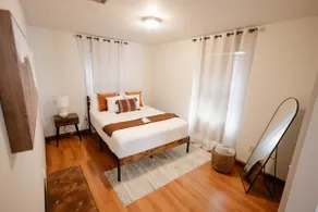 ”The City Nest”-W/WorkSpace-By D&D Vacation Rental - Image 2