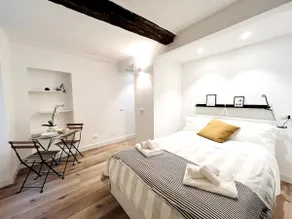 (Central) 3 beds + private suite + parking, 2 min - Image 3