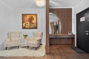 Stylish Gold Accents - Image 3