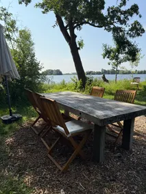Off-the-Grid Peat Hut in the Middle of the Vinkeveen Lake - Image 3