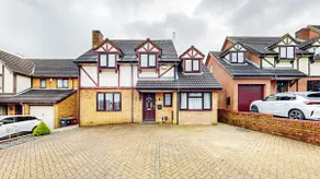 Modern Home, Sleeps 8, Parking - Image 2