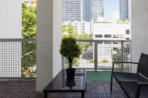 New 2 bedrooms 2 baths apt with one free Parking. - Image 3