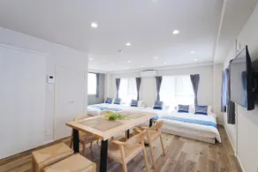 8 min drive to Disneyland. 20-30 min by train from the nearest station to Tokyo, Ginza, and Asakusa. 43 m². 4 beds. Maximum 6 people. - Image 5