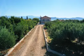 Villa of luxury and serenity - Image 2