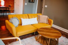 Downtown Apartment on Lincolnway - Image 2