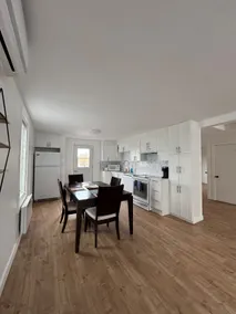 Modern and bright 2 bedroom loft - Image 2