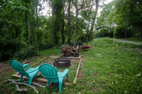 Walk to Skyline • Cozy Mountain Home • Pets OK - Image 5