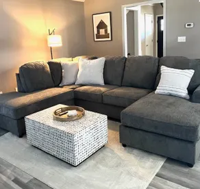 Spacious 5BR in OP | EV Charger - Image 2