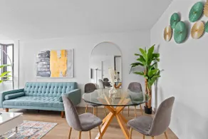 Private condo Stunning downtown view Free parking - Image 3