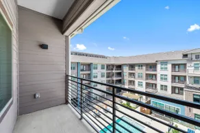 Modern 1BR near TPC Golf Free Parking and Wifi - Image 2