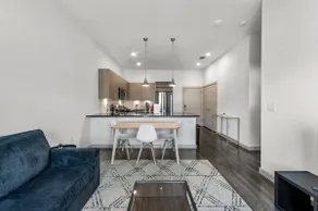 Modern 1BR near TPC Golf Free Parking and Wifi - Image 3
