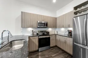 Modern 1BR near TPC Golf Free Parking and Wifi - Image 5