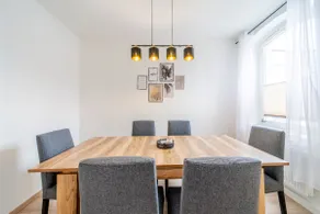 Spacious 3-room city apartment for 8 with parking - Image 5