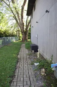 Home Away From Home/Peaceful/Private Deck/Parking - Image 5