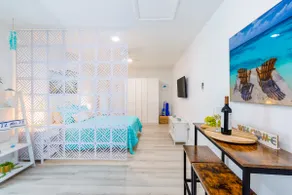 Naples Gem|Perfect for 2|Beach 10Min|BBQ|Parking - Image 2