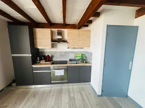 Quiet, renovated, air-conditioned 3-room apartment, close to the center - Image 3