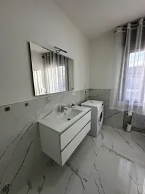 Style and relaxation within walking distance - Image 3