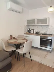 Apartment with parking, air conditioning and balcony - Image 5