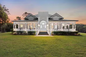 Yarrum Downs House - Luxury Farmstay - 5 min to beach - Image 3