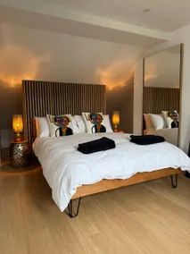 Stay in Style, Two Bed! - Image 5