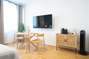 Brand new! Selfcheck-in, King size bed, free Wi-Fi - Image 2