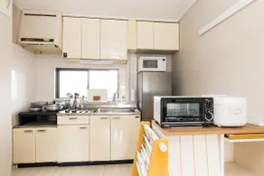 7 minutes from the station, parking available, 1 minute to a convenience store, maximum 21 guests, 57 ㎡ - 6 people, 54 ㎡ - 6 people, 45 ㎡ - 5 people. - Image 5