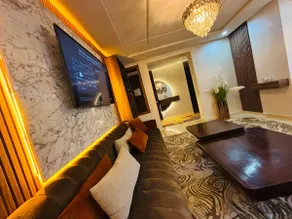 Cozy & Stylish Retreat near City Center - Parking! - Image 4