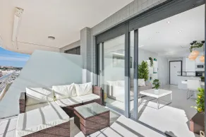 Luxury Seaview Beachfront Apartment Pools,Jacuzzi,Gym - Image 3