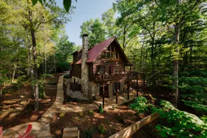 Family Retreat: Backyard, Sauna & Projector - Image 3