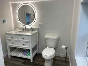 Island Pond Cottage, pet friendly, walk to deli - Image 3