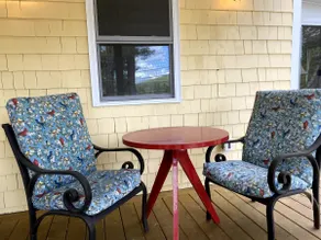 Island Pond Cottage, pet friendly, walk to deli - Image 4