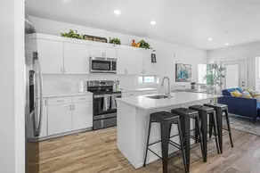 Cozy 1 bedroom Apartment - Image 5