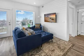 Cozy 1 bedroom Apartment - Image 2