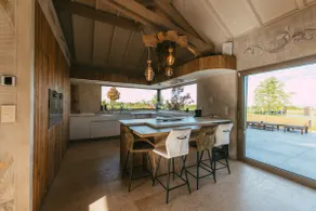 Quiet luxury villa - Image 5
